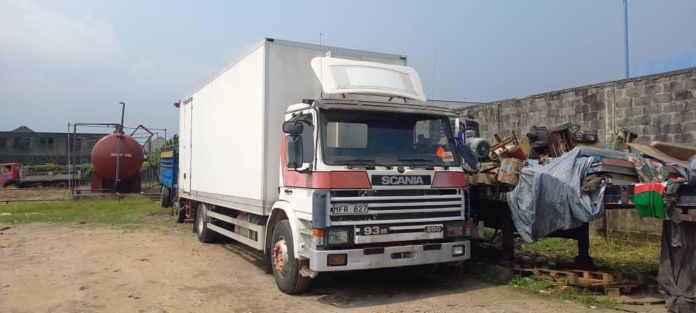 10 tonnes covered body truck